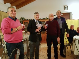 Giorgio Bertelli premiato per lungo corso.